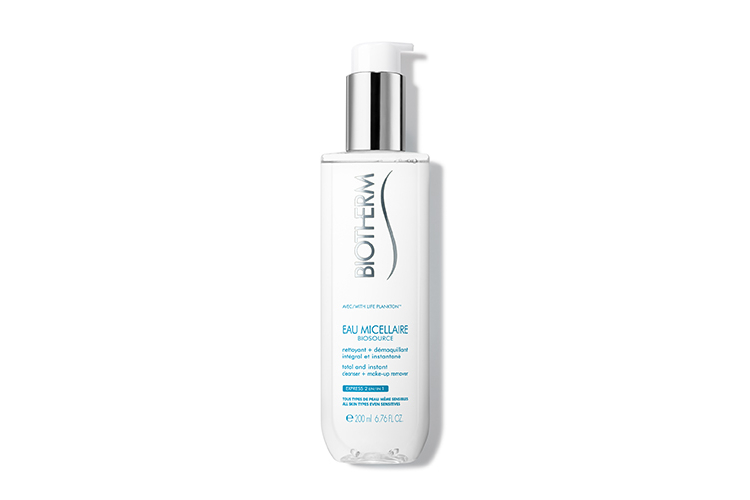 Мицеллярная вода Biosource Eau Micellaire, Biotherm содержит 36 элементов, минералов и витаминов, благодаря которым активируются жизненные силы клеток