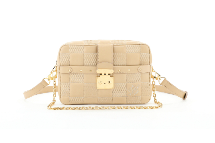 Louis Vuitton Troca, 287 000 руб. (Louis Vuitton)