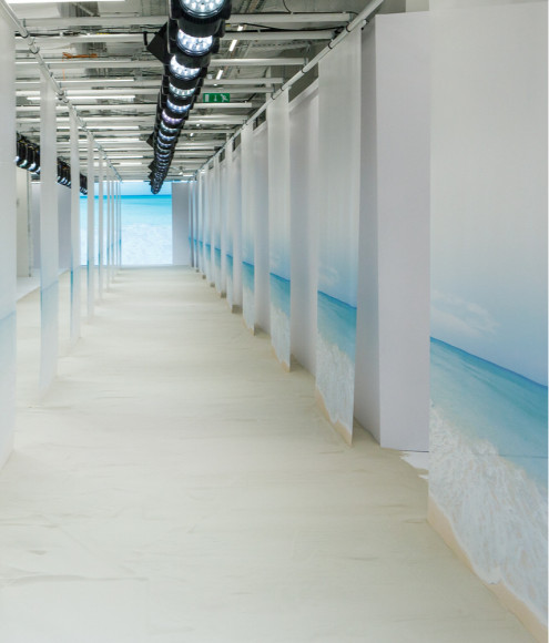 Подиум показа TSUM Fashion show, лето 2021