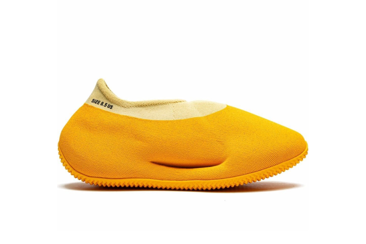 Кроссовки Yeezy Sulfur, adidas Yeezy, 47 323 руб. (farfetch.com)
