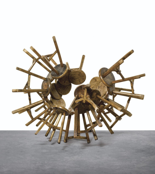 Ай Вэйвэй, «Гроздь, 25 стульев династии Цин», 2011