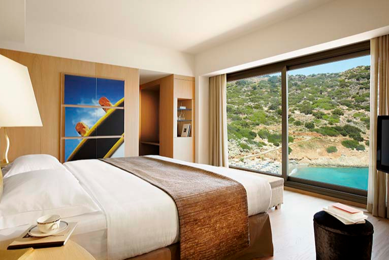 Спальня на вилле Daios Cove Luxury Resort & Villas