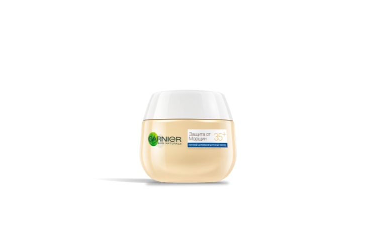 Ночной крем «Защита от морщин 35+», Garnier сделан на основе клеток, полученных методом экстракции из тканей растений, и полифенолов чая. Средство стимулирует клеточное обновление, интенсивно увлажняет и разглаживает кожу лица