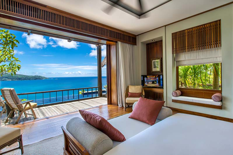 Спальня на вилле Anantara Maia Seychelles Villas