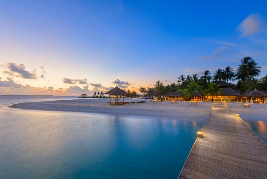 Ресторан Sand в отеле Velassaru Maldives