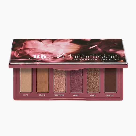 Палетка теней Aphrodisiac, Urban Decay, 2390 руб. Представлена эксклюзивно на официальном сайте марки