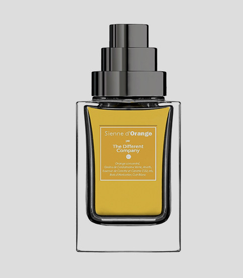 Sienne d'Orange, The Different Company
Аромат из семейств цитрусовых идеально подойдет для утра: яркая смесь из нот кардамона, моркови, итальянского апельсина, кожи и древесины здорово бодрит и наполняет энергией на весь день.