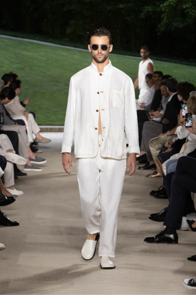 Giorgio Armani, весна-лето 2022