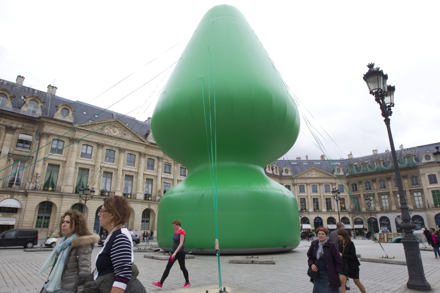 Рождественская ель на Вандомской площади в Париже, 2014