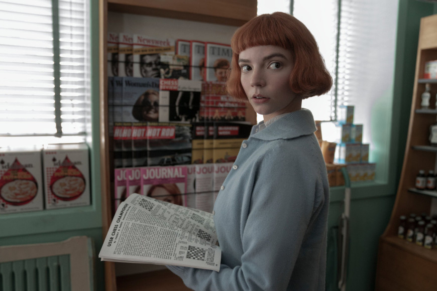 Кадр из сериала «Ход королевы»