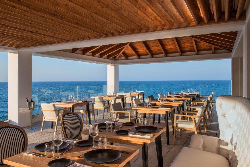 Рестораны Abaton Island Resort & Spa