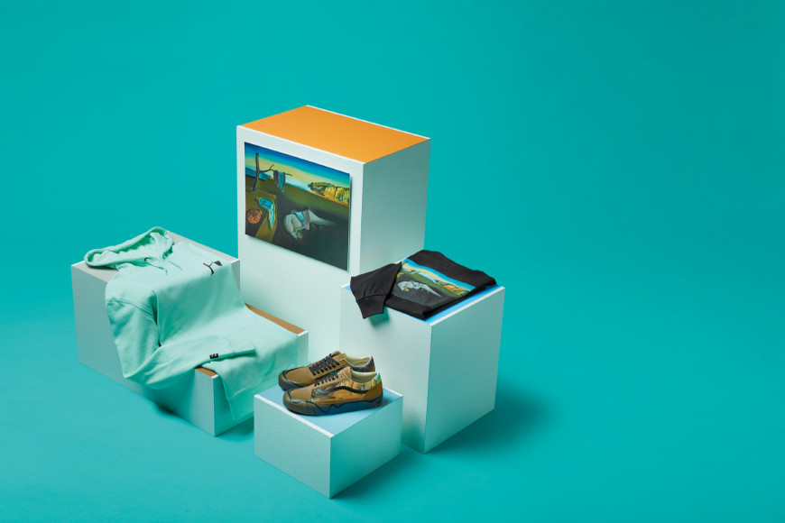 Вещи из совместной коллекции Vans X MoMA по мотивам работы Сальвадора Дали «Постоянство памяти»
