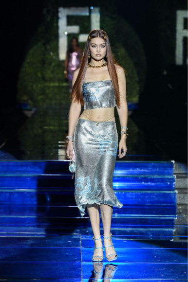 Fendace: что нужно знать о коллаборации Fendi и Versace | РБК Стиль