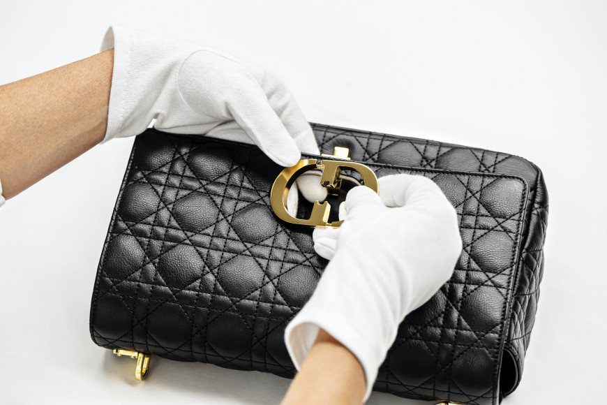 Процесс создания сумки Caro bag, Dior