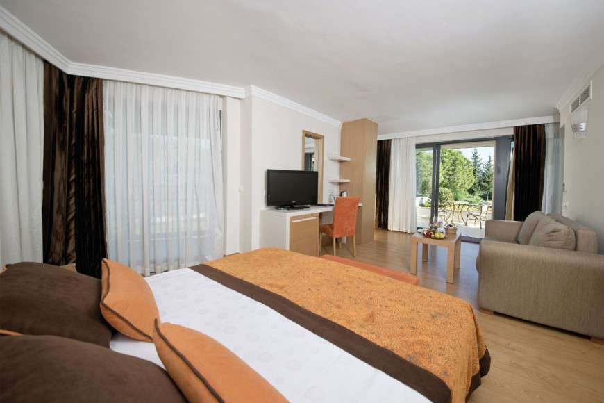 Сьют с джакузи в отеле Limak Limra Hotel & Resort (Limak Limra)