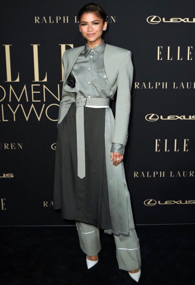 В костюме Peter Do и туфлях Christian Louboutin на церемонии Women in Hollywood, 2019