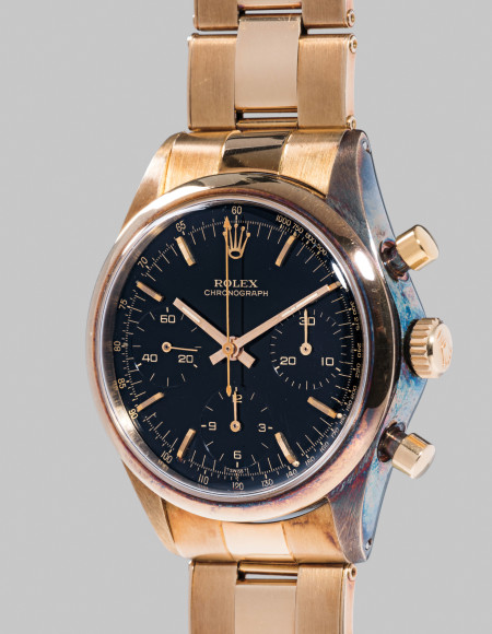 ROLEX Ref. 6238 Pre-Daytona Необычайно редкий хронограф Rolex в желтом золоте с черным гальваническим циферблатом. Оценочная стоимость: CHF 250– 500 тыс.