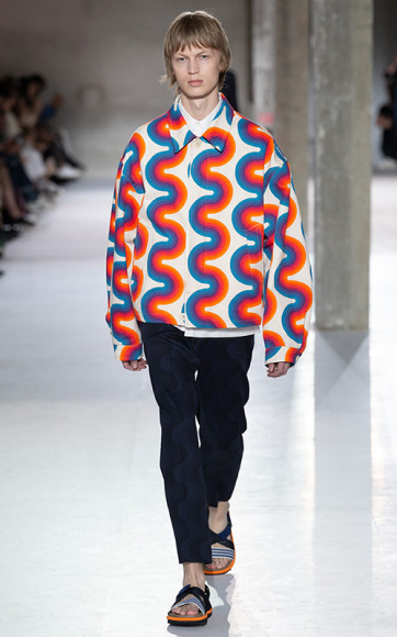 Принт по мотивам работ Вернера Пантона в коллекции Dries Van Noten, весна-лето 2019