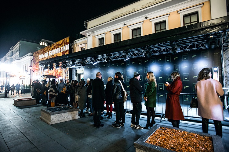 Старт продаж коллекции Balmain x H&M