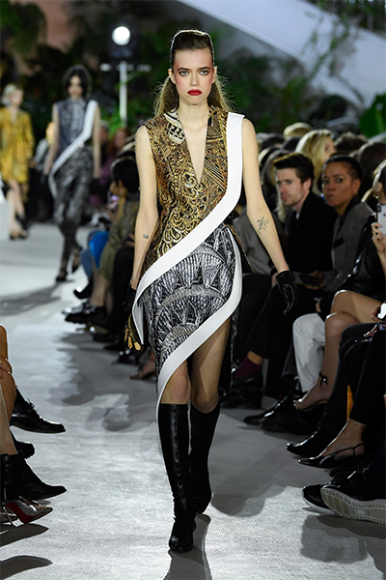 Louis Vuitton, топ 197 руб., юбка 197 000 руб. (Louis Vuitton)