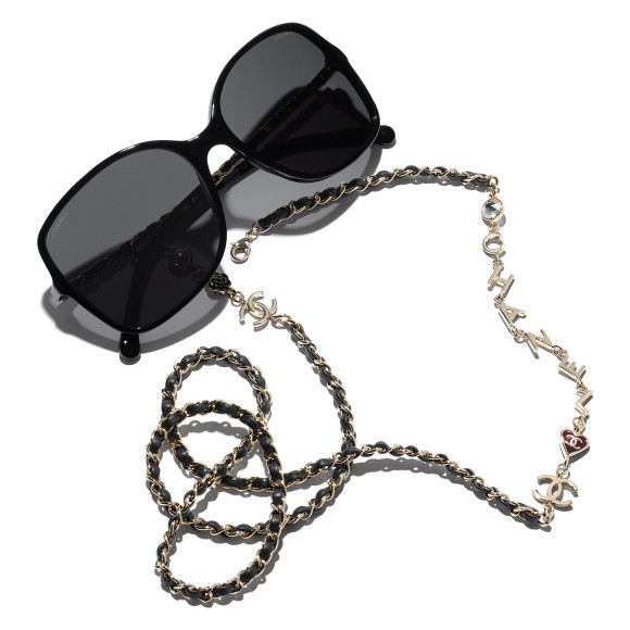 Солнцезащитные очки Chanel