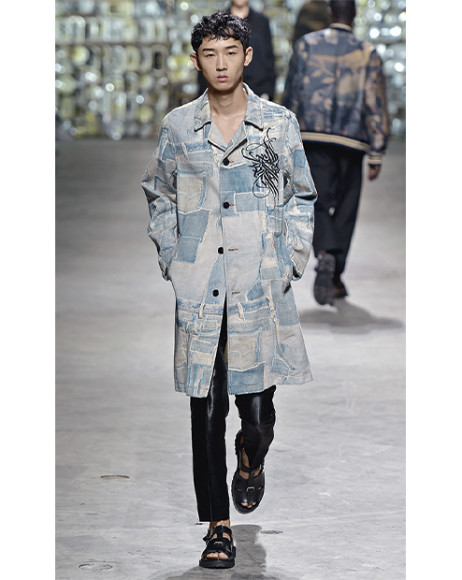Каллиграфия Покраса Лампаса на одежде из мужской коллекции Dries Van Noten сезона весна-лето 2017