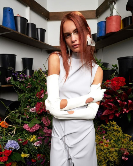 Дырявые перчатки Off-White из коллекции сезона весна-лето 2020