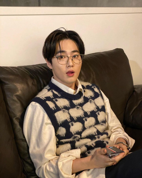 Участник EXO Ким Чун Мен в Gucci, март 2020