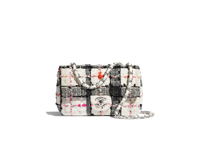 Сумка-конверт Chanel, 241 500 руб. (Chanel)