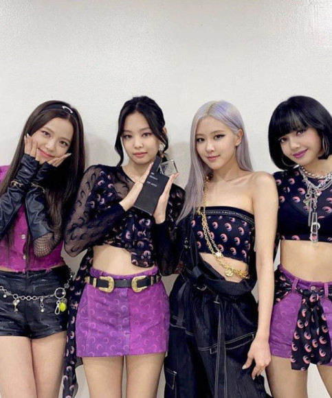 Участницы группы Blackpink в тотал-луках Marine Serre