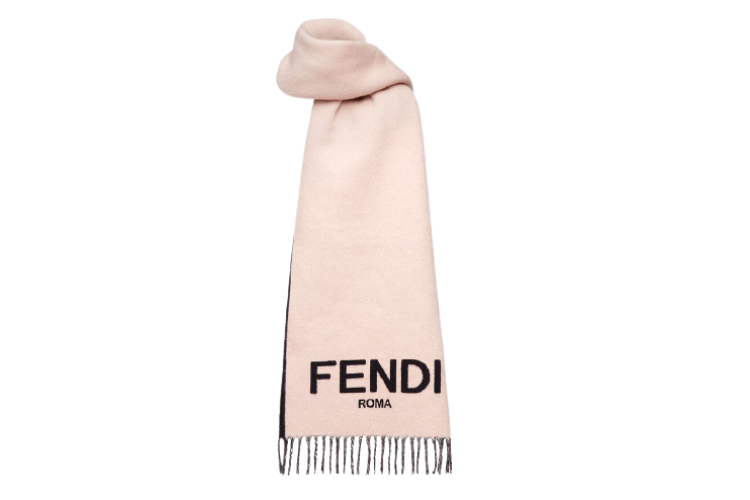 Шарф Fendi, 54 000 руб. (Fendi)