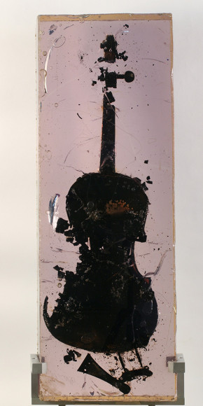 Фернан Арман. «Сожженная скрипка», 1966