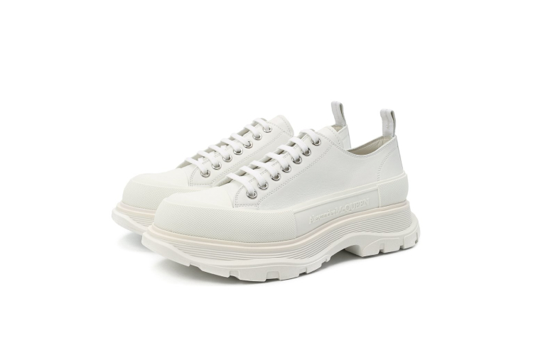 Ботинки Alexander McQueen, 52 950 руб. (Третьяковский проезд)