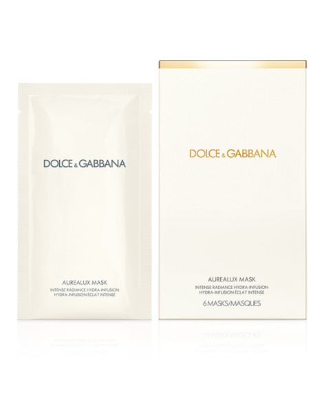 Маска Aurealux, Dolce & Gabbana соединяет в себе силу одноименной сыворотки и хитрого нетканого материала, состоящего из гидрофильных и гидрофобных волокон. Работая в паре, они делают кожу более мягкой, упругой и сияющей спустя каких-то десять минут.