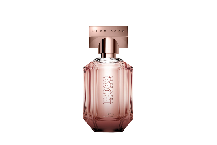 Женский шипрово-цветочный аромат Boss The Scent Le Parfum for Her Le Parfum, Hugo Boss с нотами цветка апельсина, розового перца, ветивера и пачули, от 7250 руб. (Sephora)