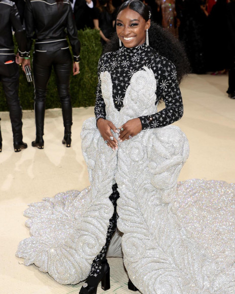 Симона Байлз на Met Gala, сентябрь 2021