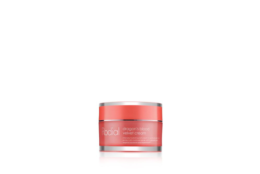 Крем для лица с экстрактом красной древесной смолы Dragon'S Blood Velvet Cream, Rodial, 8899 руб. («Рив Гош»)
 