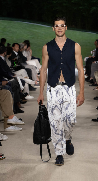 Giorgio Armani, весна-лето 2022