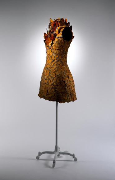 Платье Alexander McQueen авторства Сары Бертон, весна-лето 2011