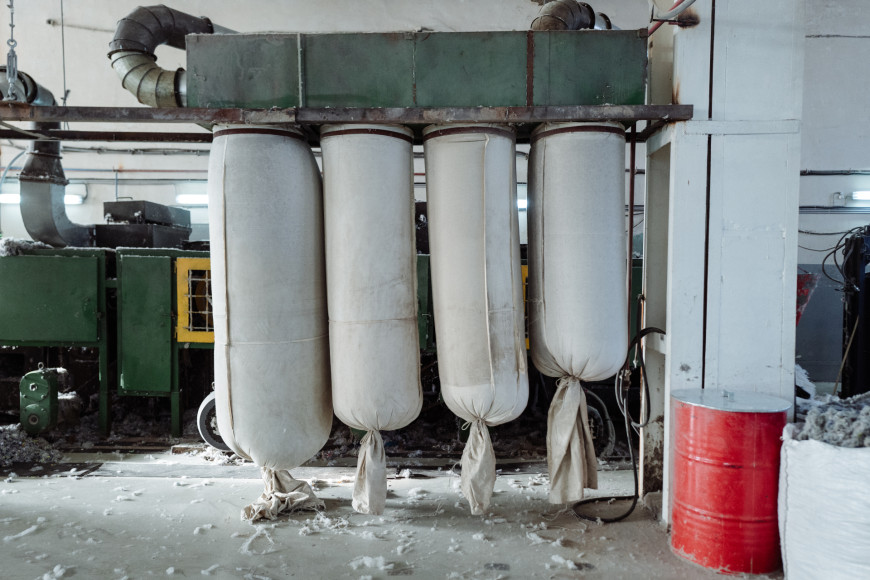 Процесс переработки текстиля на фабрике «Красная ветка» в Кинешме