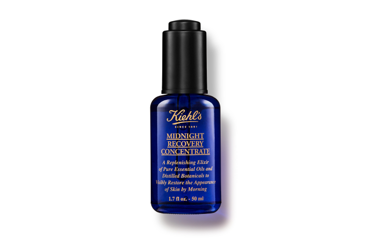 Ночной восстанавливающий концентрат для лица Midnight Recovery Concentrate, Kiehl's — лауреат более 50 международных премий косметической индустрии. Средство на 99,8% состоит из натуральных эфирных масел и растительных экстрактов