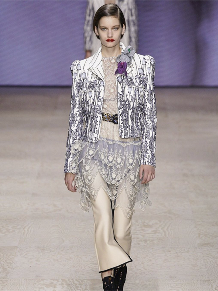 Алина Болотина на показе Louis Vuitton