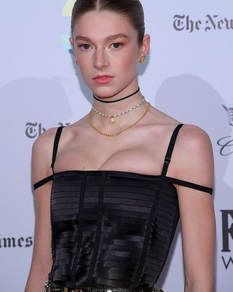 Хантер Шаффер в платье Givenchy на церемонии Gotham Independent Film Awards, 2021