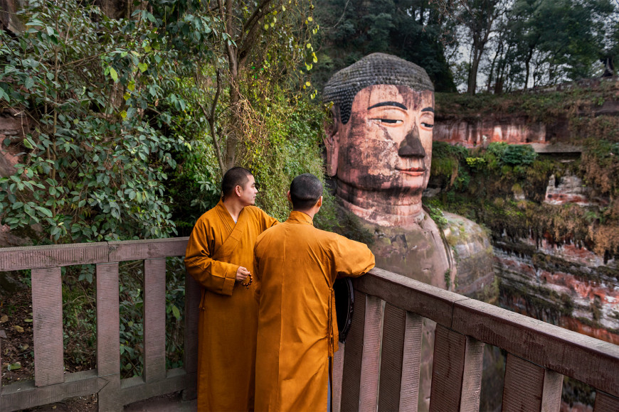 Гиганская статуя Будды в Лэшане, Китай