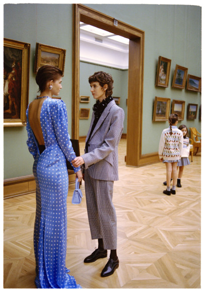 1. Серьги Balenciaga, 29 950 руб.; браслет Celine, 54 650 руб.; платье Alessandra Rich, 150 500 руб.; сумка By Far, 29 850 руб.; босоножки Saint Laurent, 57 400 руб. 2. Жакет Alexander McQueen, 173 500 руб.; блуза Dolce & Gabbana, 69 950 руб.; брюки Alexander McQueen, 78 200 руб.; туфли Alaïa, 64 000 руб.